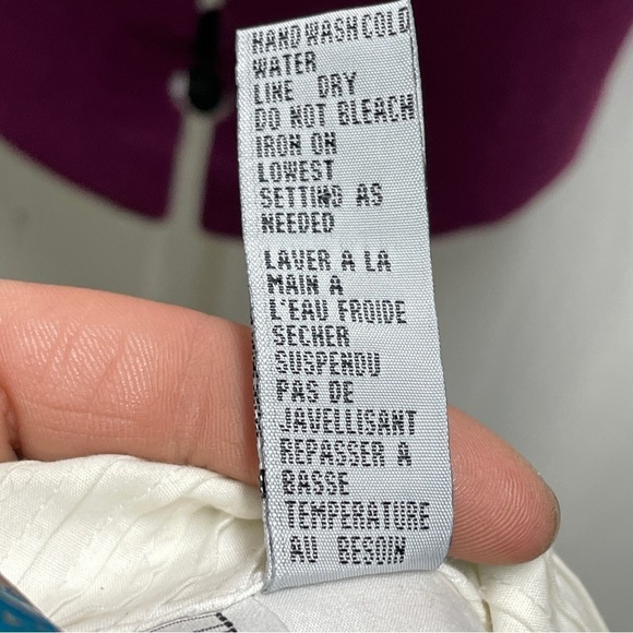 White stylish, unique button up coloured ribbed folds blouse, long sleeve - Picture 4 of 16